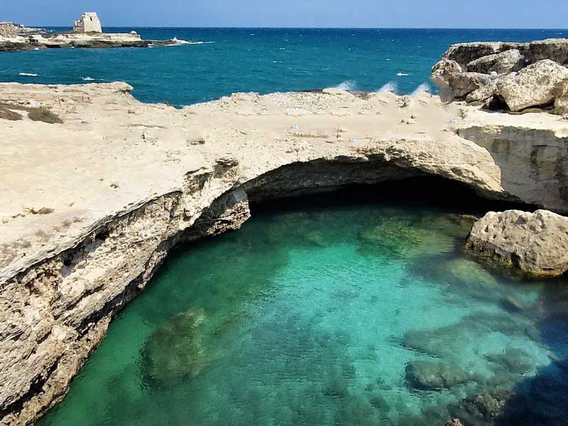 grotta della poesia roca vecchia