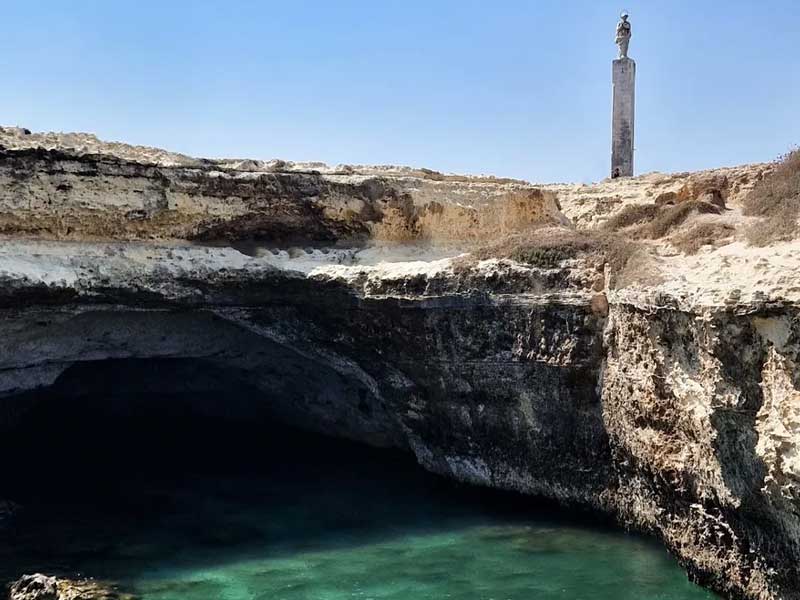 grotta della poesia roca vecchia